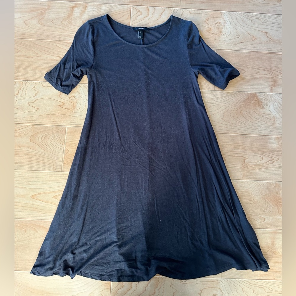 🦋 3/$9 Forever 21 grey short sleeved minimalist dress size small